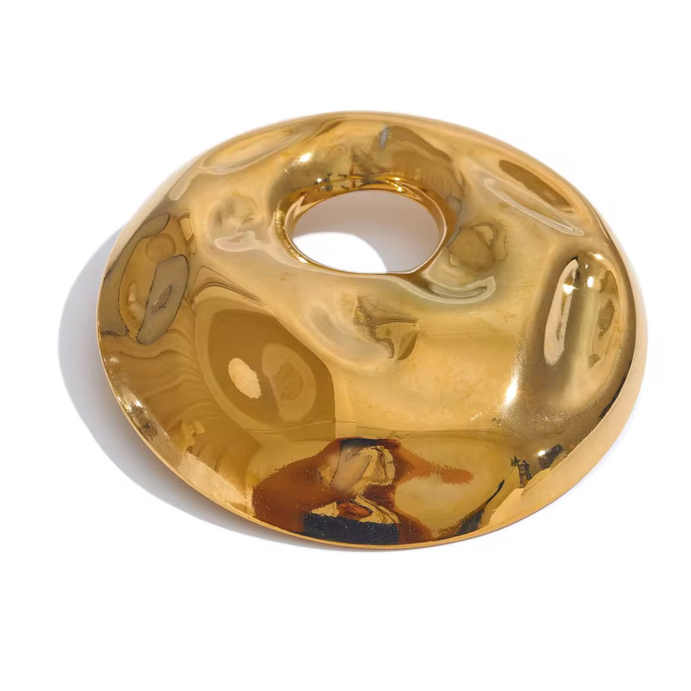 kris brooch