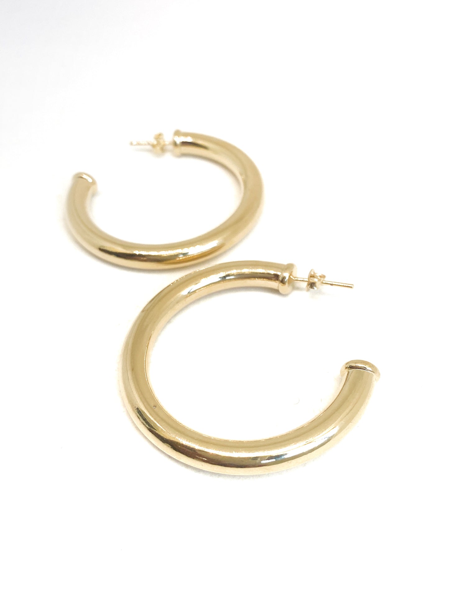 bold large hoops - Morena Lucía