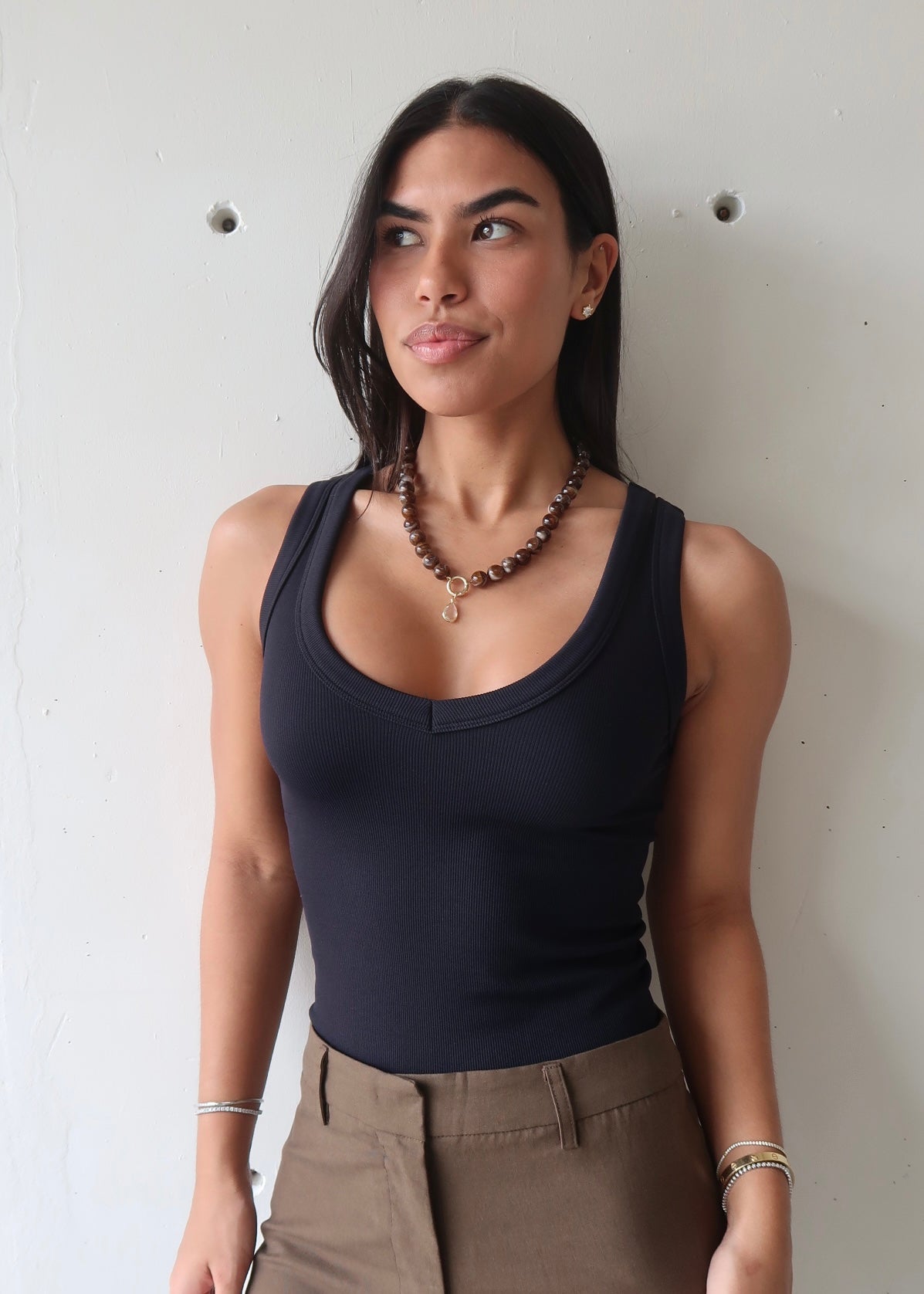 Anne V Neck Basic Top Black - Morena Lucía