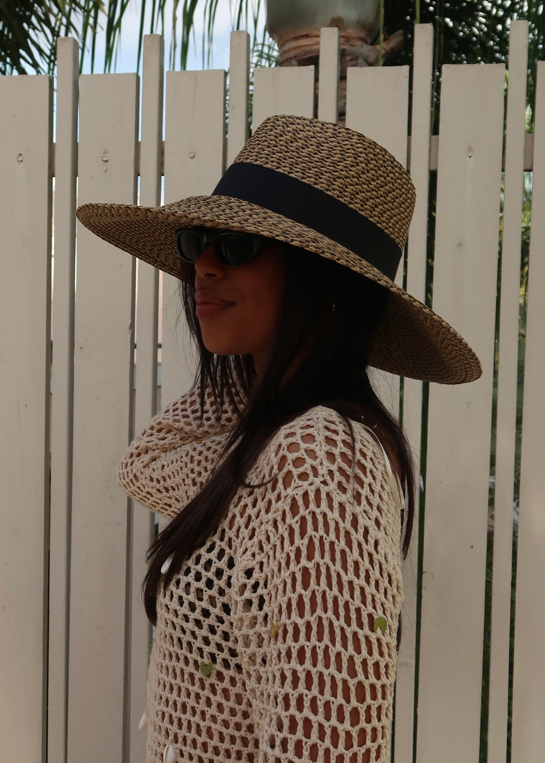 Louise Hat - Morena Lucía