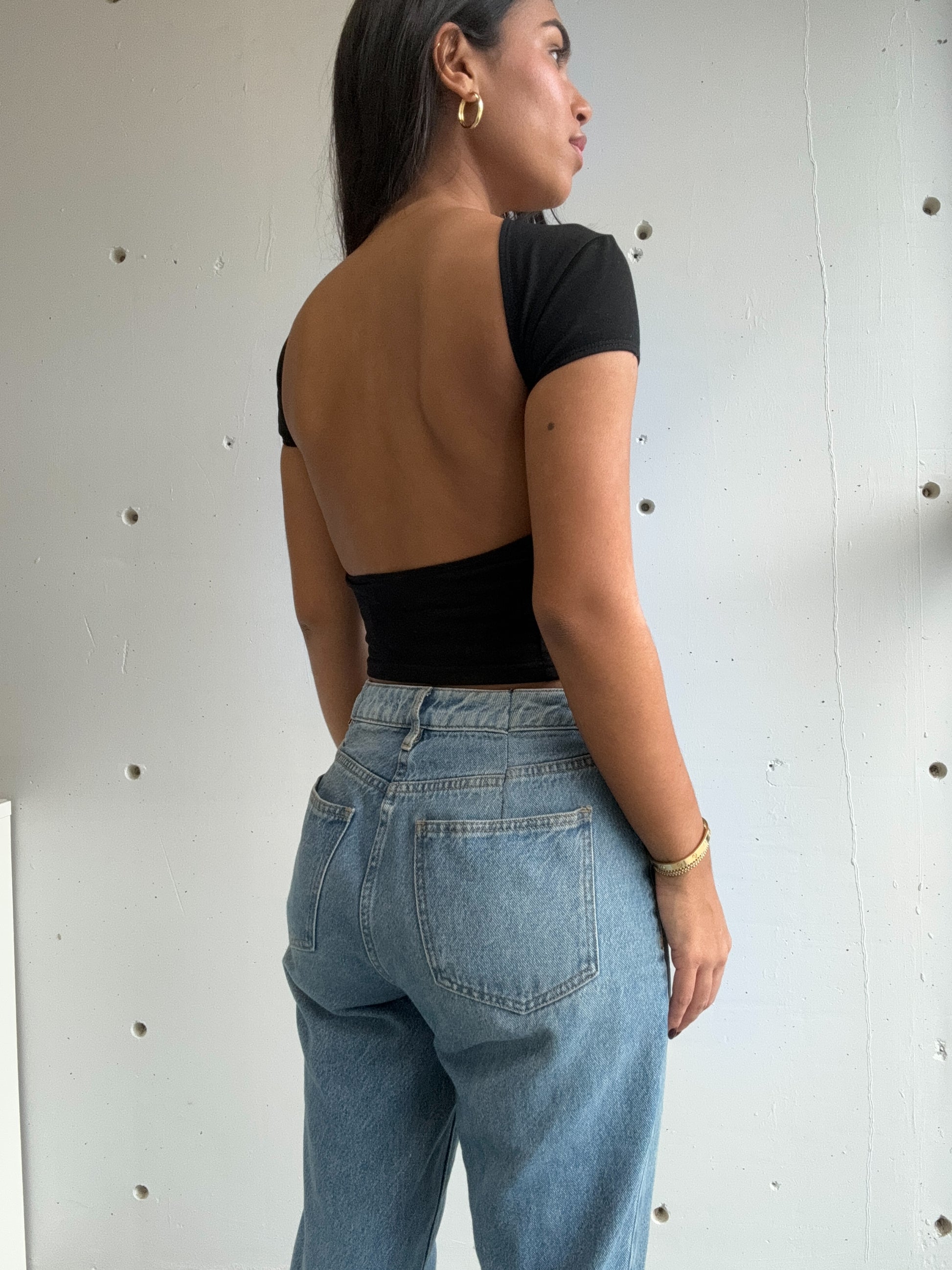 basic black tee - Morena Lucía