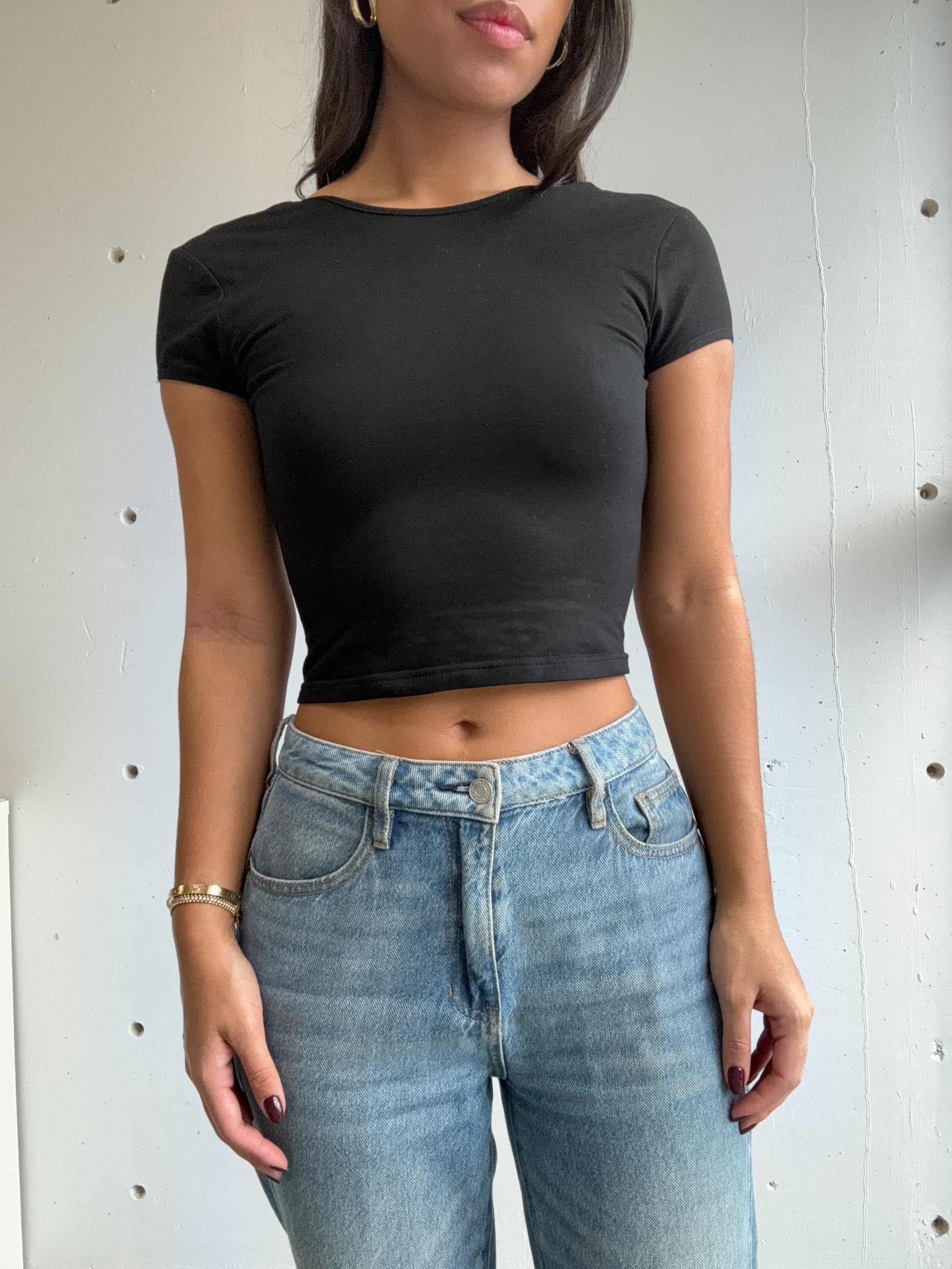 basic black tee - Morena Lucía
