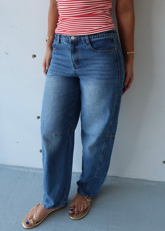 Mónica Barrel Jean
