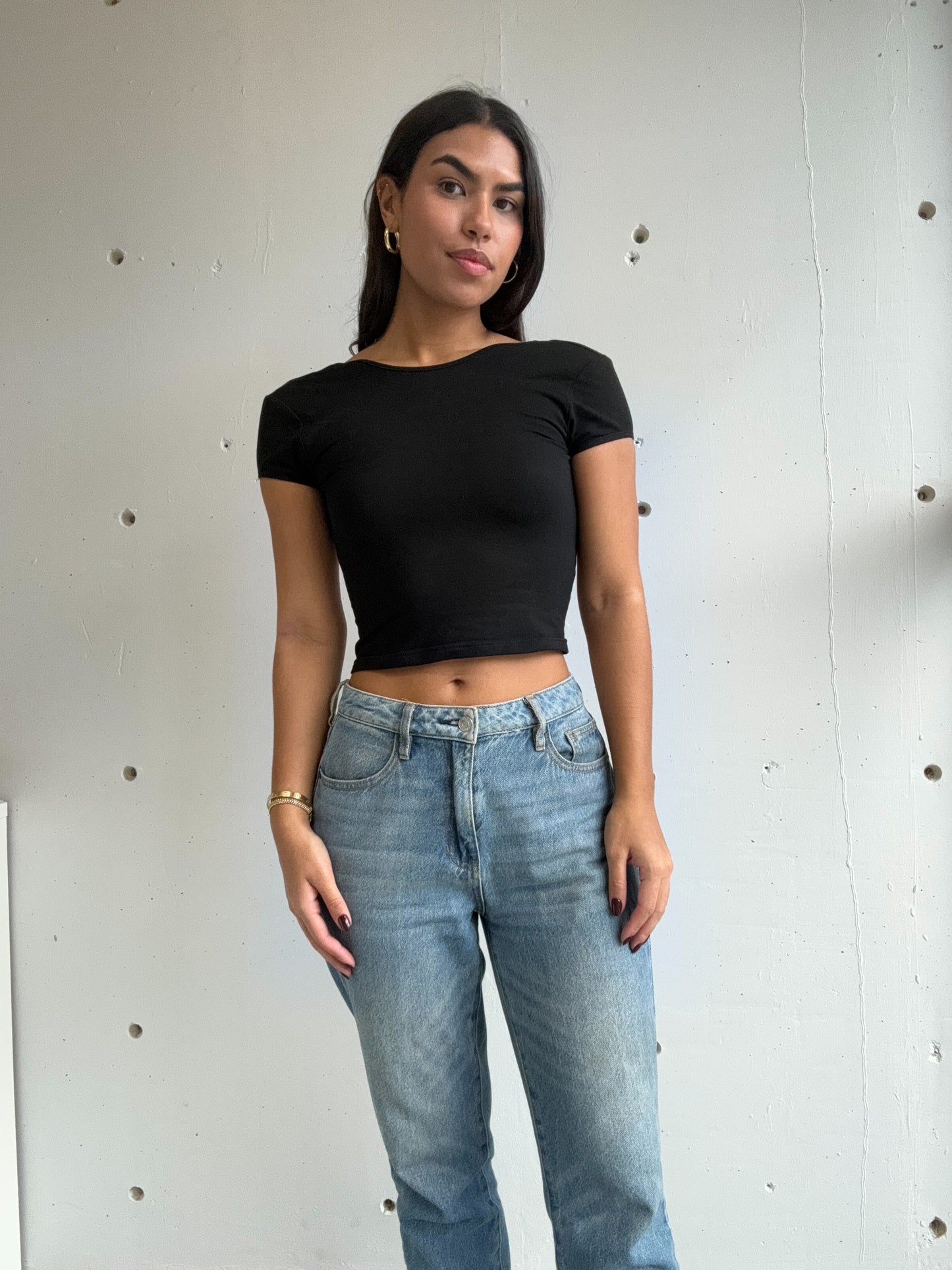 basic black tee - Morena Lucía