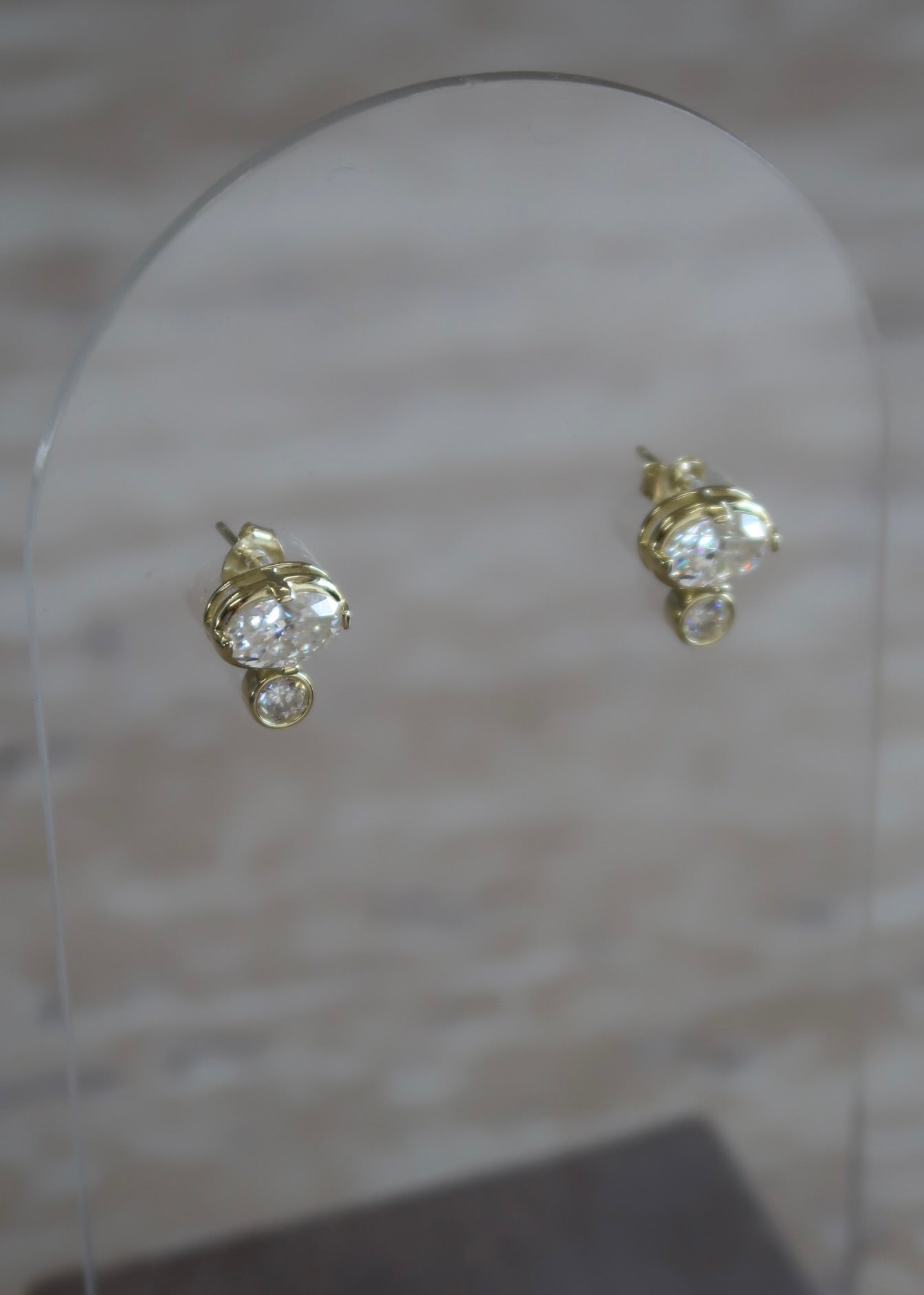 Vioré Studs
