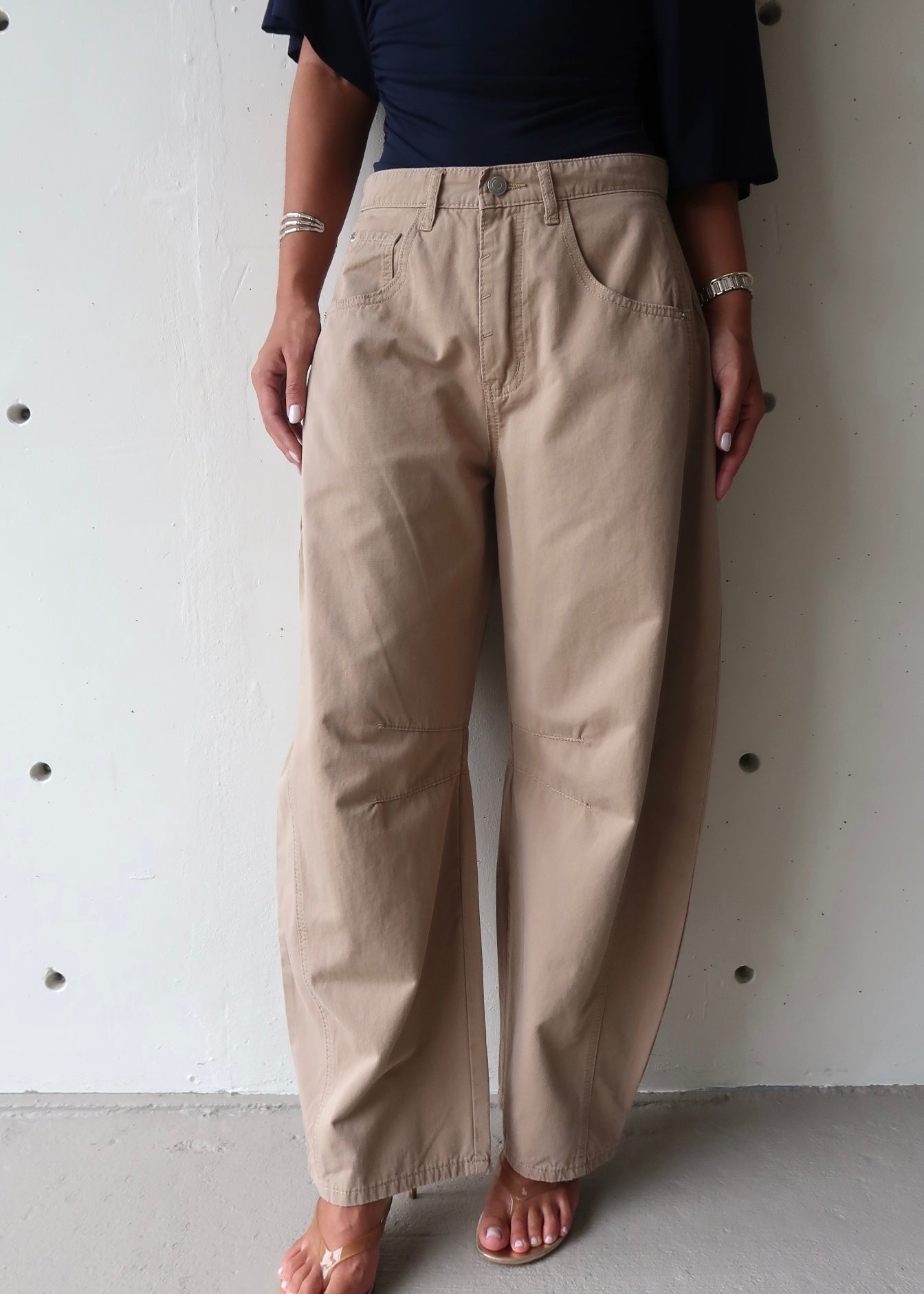 Angelie Barrel Pant - Taupe - Morena Lucía