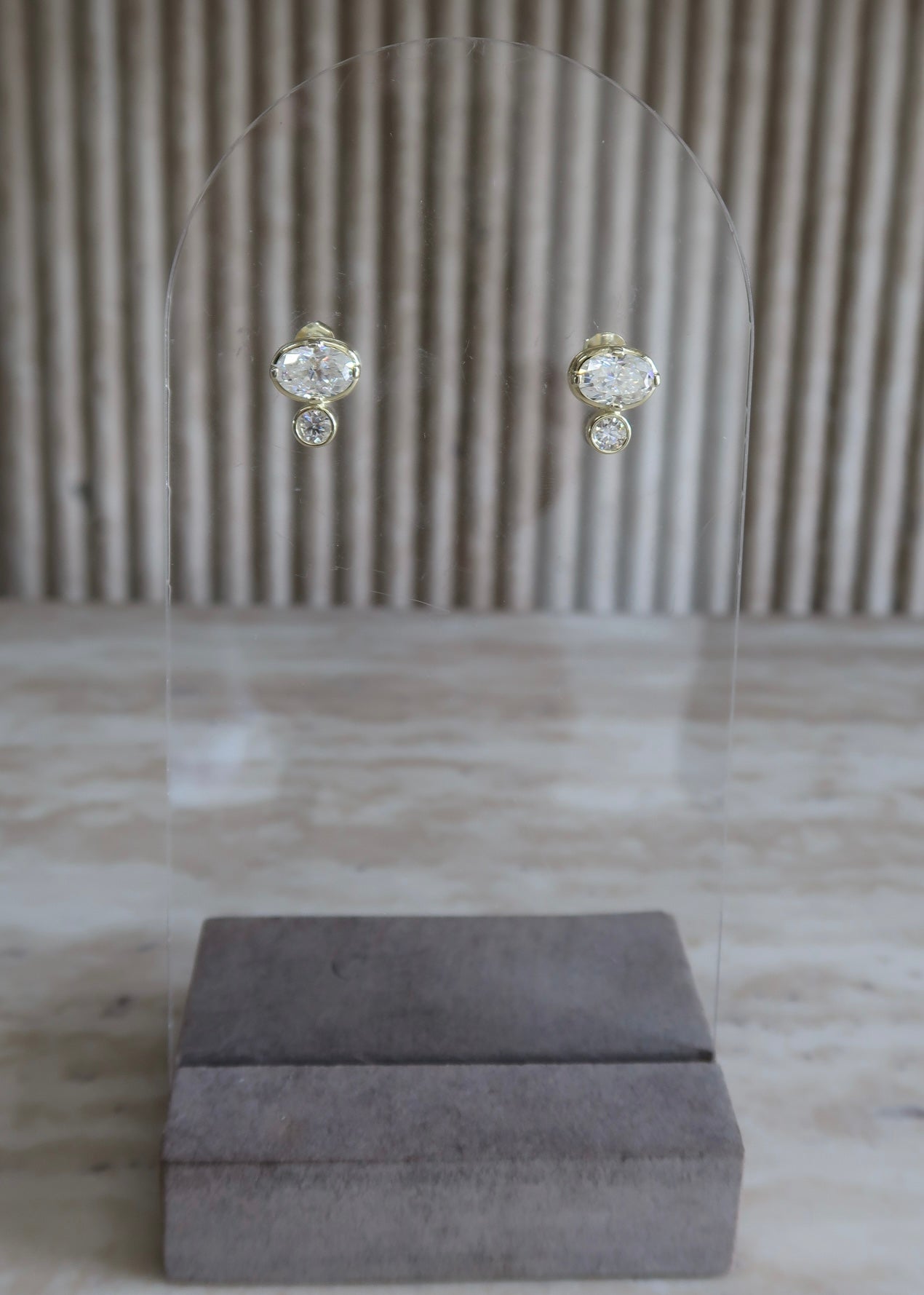 Vioré Studs
